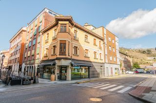 Edificio in Cl manuel gonzalez vigil 10. Oportunidad edificio para reformar en el entrego