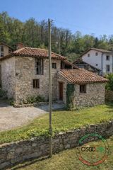 Casa a Amieva - vega de pervis s/n. Se vende casa independiente para rehabilitación integral en la v