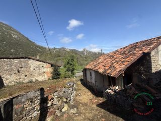 Haus in Amieva - vega de pervis s/n. Se vende casa independiente para rehabilitación integral en la v