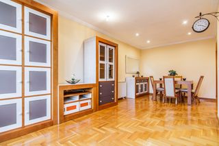 Piso en Lugo de llanera - cl santa maria 4. Piso venta con plaza de garaje zona lugo de llanera.
