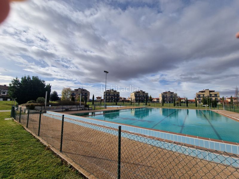Foto ec338ed9-3a83-4203-8301-de72efb32955. Pis amb calefacció aparcament piscina a Cirueña