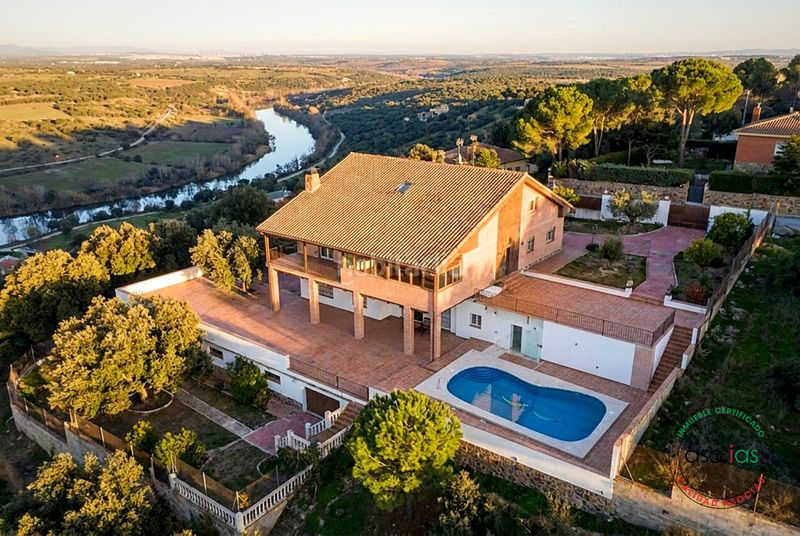 Foto 6d7647c3-c4ec-49ca-b010-c43a8f97bd68. Casa amb calefacció piscina a Méntrida
