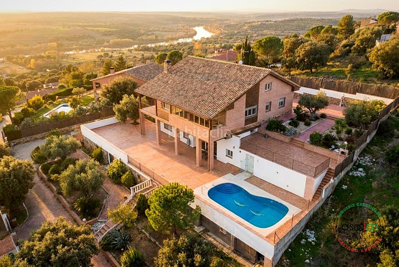 Foto cfeb18e3-2177-401d-9d54-df93bd2ac513. Casa amb calefacció piscina a Méntrida