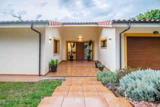Haus  Ribadesella - lg soto 11. Precioso chalet de una planta en ribadesella