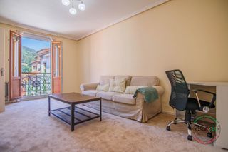 Appartamento  Salas - c/arzobispo valdés 1. Luminosa vivienda en el corazón de salas con doble acceso indepe