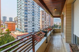 Flat  Cl guillermo estrada. Amplio piso en venta en buenavista, oviedo espacio y comodidad e