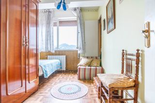 Etagenwohnung  Nava - cl vega 14. Piso de tres dormitorios con ascensor y balcón en nava