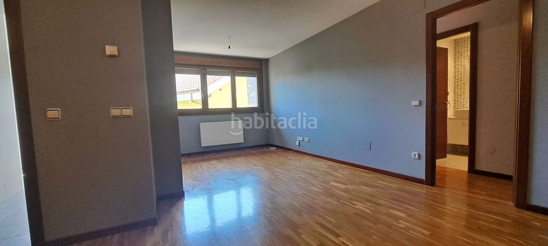 Foto cbd7f0eb-6eb1-4362-8802-d0ab52e2cfd0. Pis amb calefacció aparcament a Jove Gijón