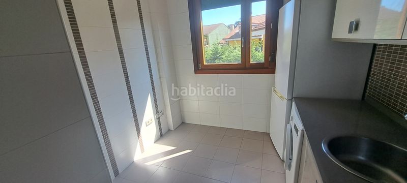Foto f0bf27f3-8978-479d-a0ae-929bcdb969c1. Pis amb calefacció aparcament a Jove Gijón