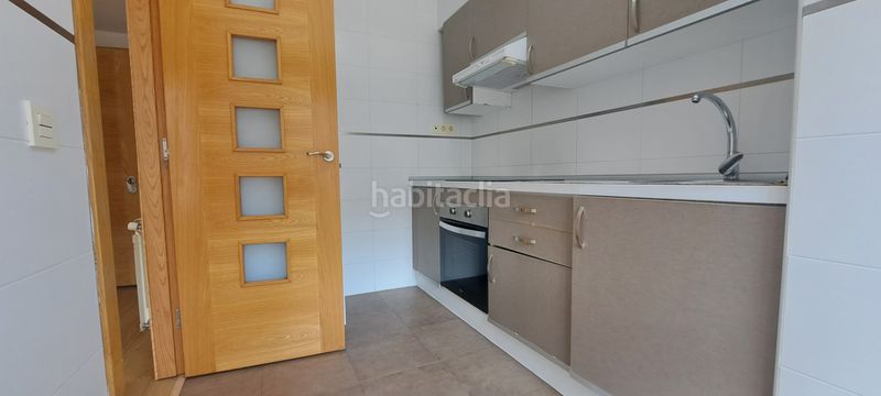 Foto ae0ce1d1-89b7-4947-a632-604fd812a895. Pis amb calefacció aparcament a Roces Gijón