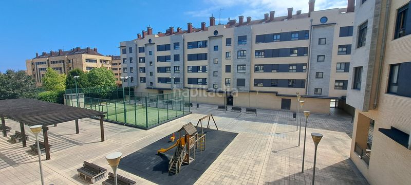 Foto b1822e39-450e-4e8d-b5b7-eba14d8d80f7. Pis amb calefacció aparcament a Roces Gijón