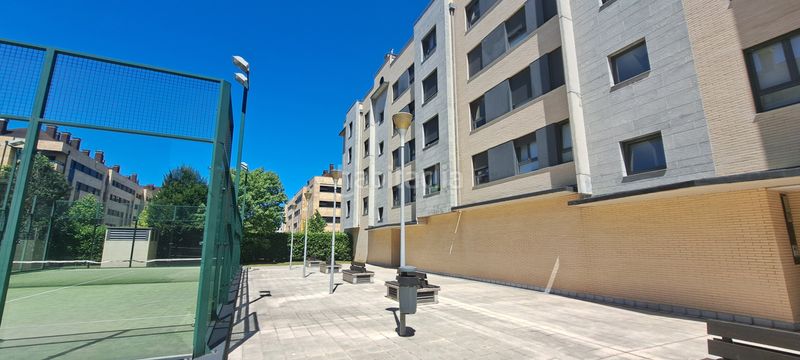 Foto baa9b4e0-94a2-408f-8de4-7445d9d0f622. Pis amb calefacció aparcament a Roces Gijón