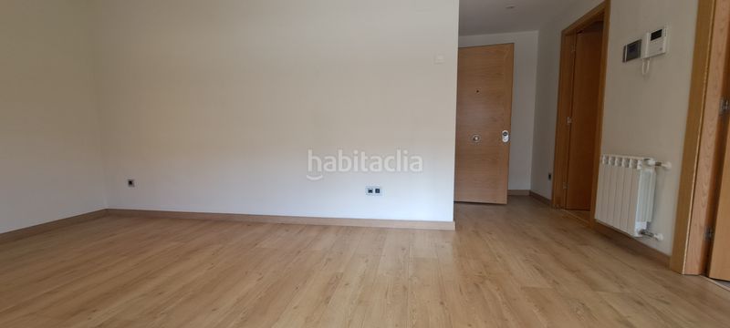 Foto d06602fa-ba2a-4c34-95c0-a09ef603d642. Pis amb calefacció aparcament a Roces Gijón