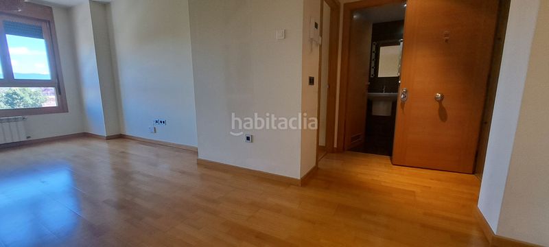 Foto 3124f432-f280-4153-8a9a-e3b3e5881d00. Pis amb calefacció aparcament a Roces Gijón