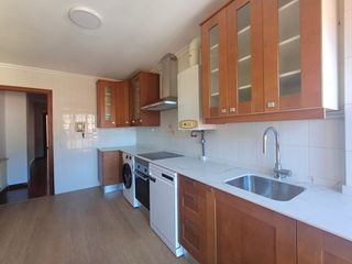 Location Appartement à Oviedo - cl ricardo montes 18. Alquiler  ático dúplex de 3 habitaciones en ciudad naranco  ovie