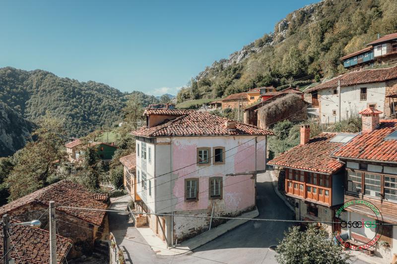 Foto 8fa5f757-2f88-48cd-a889-610c024f37ad. Haus in Caso - lg gobezanes 19 in Caso