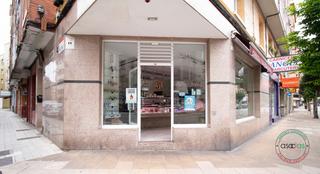 Local commercial à Gijón - av de portugal 26. Local en venta zona laviada.