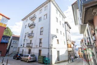 Édifice à Tineo - plaza hospital los peregrinos 3. Edificio en venta  asturias  tineo