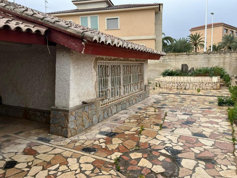 Foto 2107ff37-a8b2-4f6f-90ac-d4ee9e9d1e3b. Xalet amb aparcament a Ciutat Jardí - Torreta Verdí Elche / Elx