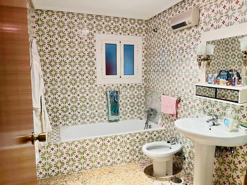 Foto f47afbb1-8ac0-40a8-a01d-4ea1926cb47a. Pis a Crevillente