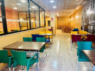 Location Local commercial à Plaza Crevillente - Antiguos Juzgados - El Asilo. Se alquila gran restaurante totalmente equipado