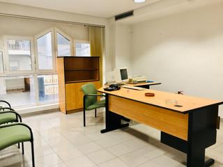 Local Comercial a Pont Nou - Corazón de Jesús. Entresuelo comercial en doctor caro