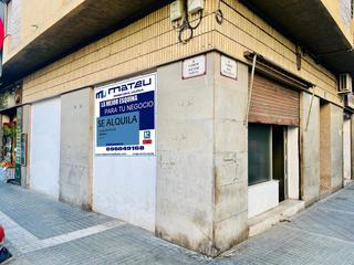 Location Local commercial à Reina Victoria - Miguel Hernández. La mejor esquina para tu  pequeño negocio