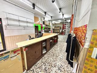 Locale commerciale in Sector V