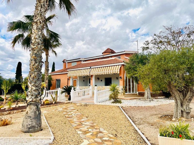 Foto 67933d4d-2ed1-4662-b9fd-7f449cb0e9d0. Chalet con riscaldamento parcheggio piscina in Peña de las Águilas Elche / Elx