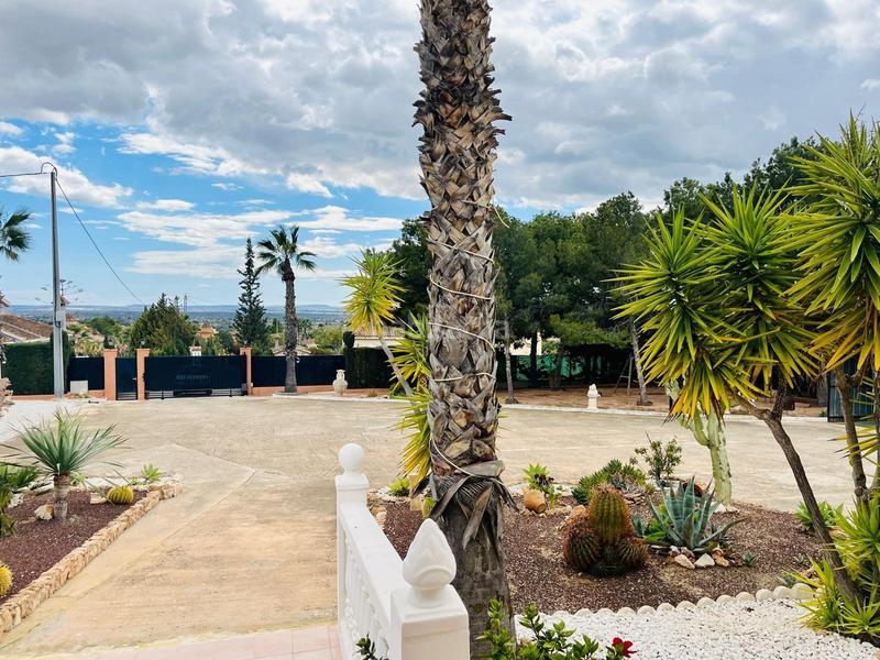 Foto b0edc2d7-758d-4558-9c2b-2dd82d1e6cd2. Chalet con riscaldamento parcheggio piscina in Peña de las Águilas Elche / Elx