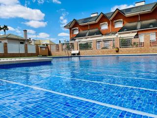 Triplex à Ciutat Jardí - Torreta Verdí. Venta adosado de dos plantas con sotano en el mejor entorno de e