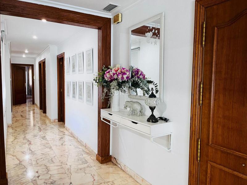 Foto d3fd2de3-2d22-4d00-a4a1-cf697e4bdc4e. Pis amb calefacció a Centro Elche / Elx