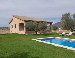 Chalet à Hondón de los Frailes. Ocasión única !! venta chalet para terminar  en obra
