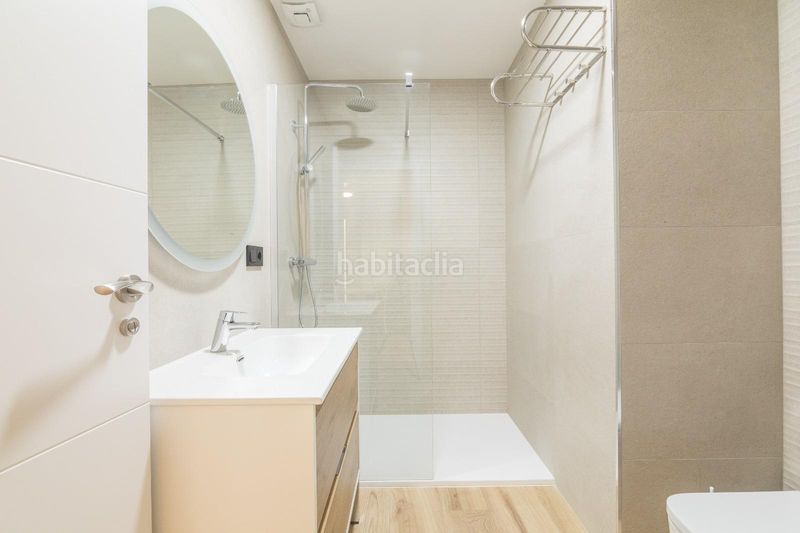 Foto 9850ef33-97ae-4516-a1d9-45dd0cc99c0a. Planta baixa a Reina Victoria - Miguel Hernández Elche / Elx