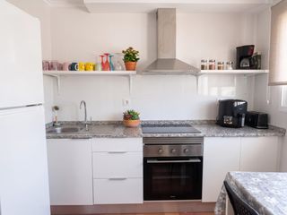 Miete Etagenwohnung in Centro. Pisito en alquiler con terraza zona huerto del cura a partir de