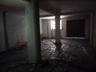 Business premise in Plaza Crevillente - Antiguos Juzgados - El Asilo. Local con posibilidad de cambio de uso por 65000!