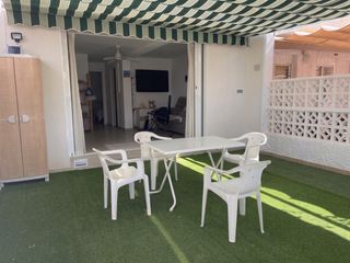 Rent Ground floor  Calle camelias. Alquiler apartamento en playa lisa para todo el año