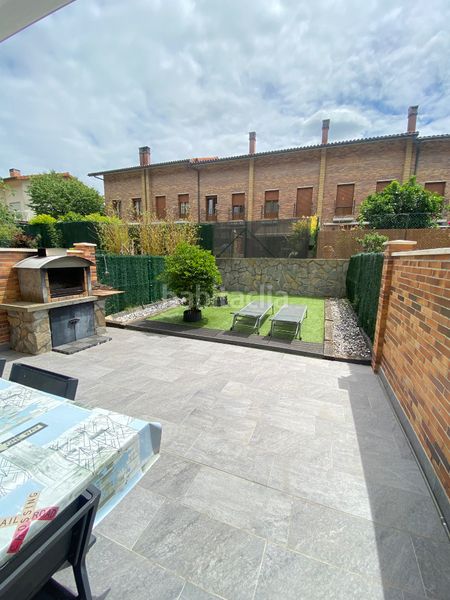 Foto 9ad1357b-9b01-4752-b3f9-1178ffbe2838. Casa a schiera in nekazari kalea 10 in Irura