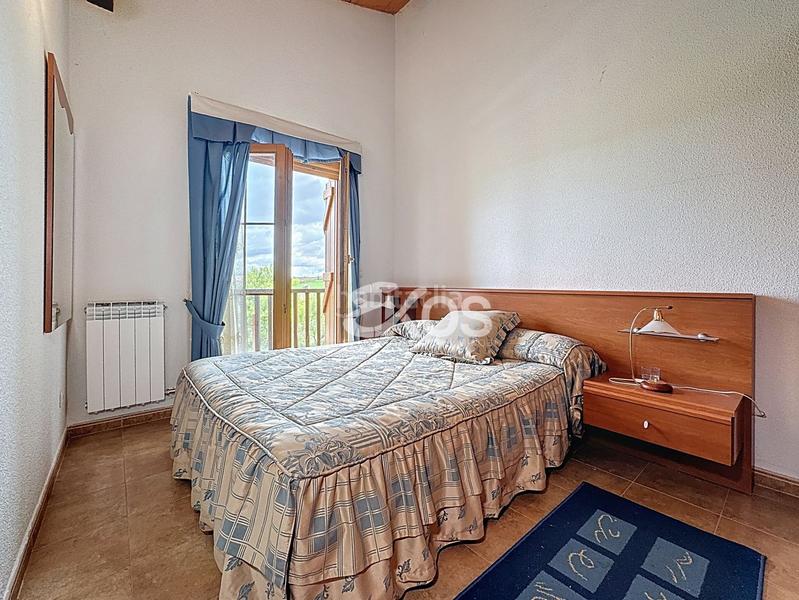 Foto 1d0213b6-5d6f-49e9-88b3-9239cff0979e. Casa adossada amb calefacció aparcament a Tirgo