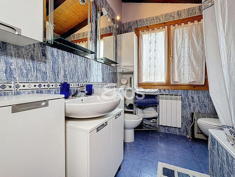Foto 81170e36-17ae-4dd8-ba37-d1a7b6a9c595. Casa adossada amb calefacció aparcament a Tirgo