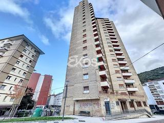 Piso en Arrasate o Mondragón. Piso en venta en san andrés, 3 dormitorios.