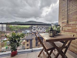 Pis a Arrasate o Mondragón. Piso en venta en itxaropena, 3 dormitorios.