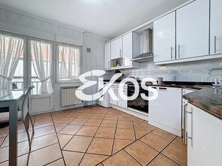 Pis a Arrasate o Mondragón. Piso en venta en centro, 4 dormitorios.
