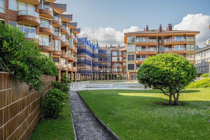 Foto ff241d7b-b394-4144-8fbe-42b532b823f4. Pis a Zarautz