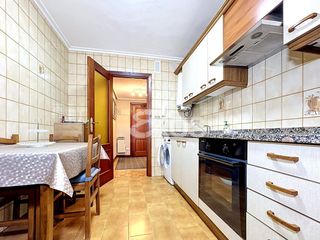 Etagenwohnung in Arrasate o Mondragón. Piso en venta en centro, 3 dormitorios.