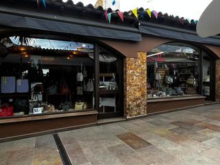 Local Comercial a Centre. Dos local comerciales en venta en galerias cel obert de palafrug