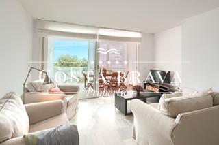 Lloguer Apartament a Tamariu. Fantástico apartamento en 1a linia ( alquiler anual)