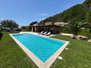 Casa a Fornells-Aiguablava. Fantstica villa con vistas al mar en venta en aiguablava