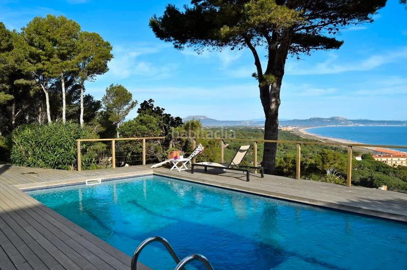 Foto cf2e291a-1bd0-49dd-8675-6878192f5008. Xalet amb xemeneia calefacció aparcament piscina a Begur