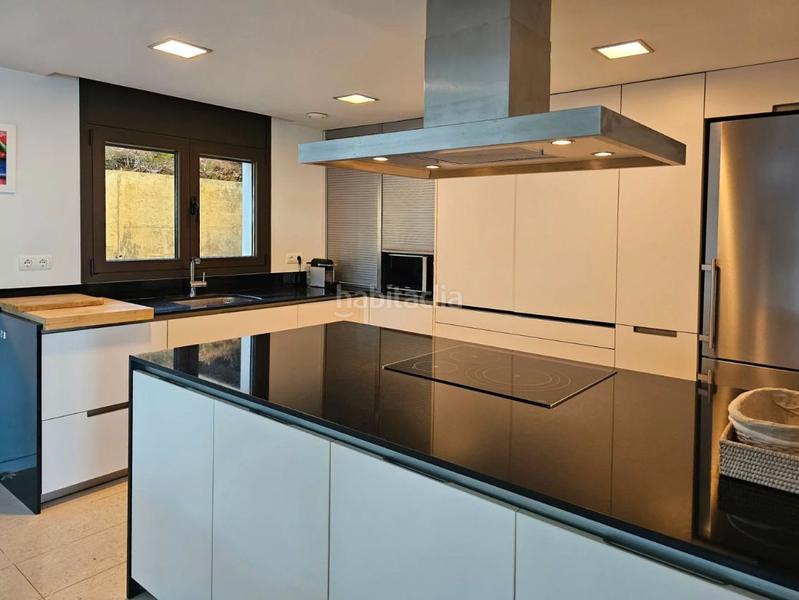 Foto ea318dcf-845f-4b64-acee-678ee1a63b6b. Xalet amb xemeneia calefacció aparcament piscina a Begur